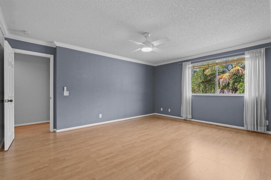 Building Photo - 4319 Greenbriar Ln