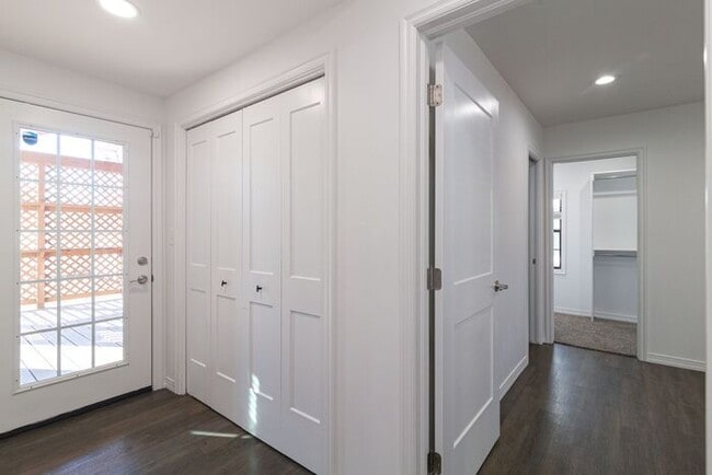 Building Photo - Brookside Bungalow!