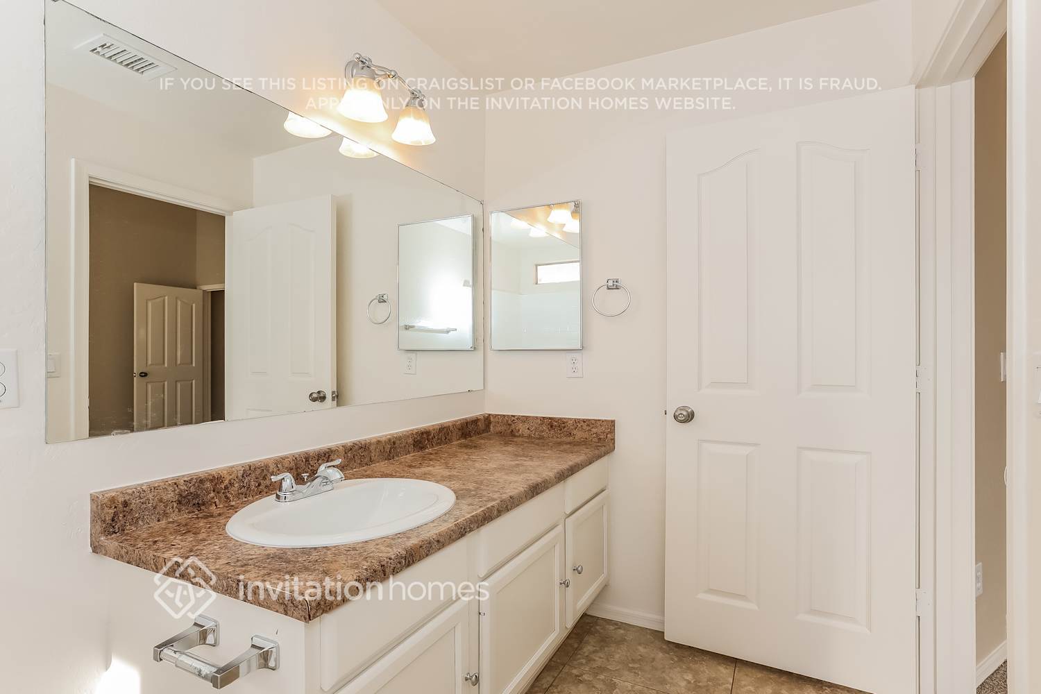 Building Photo - 10939 E Diamond Ave