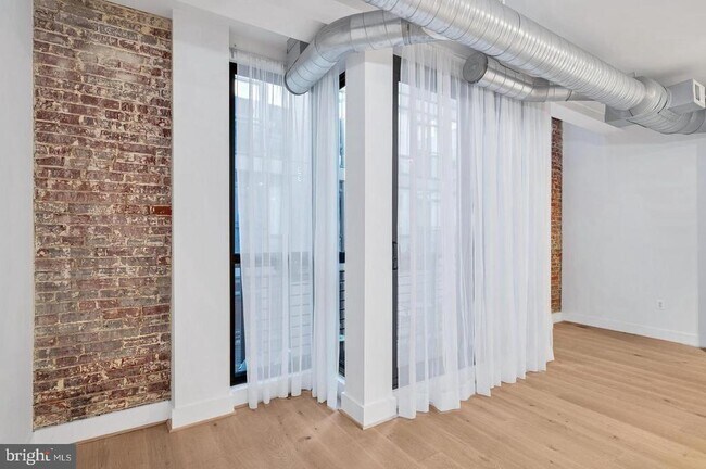 Building Photo - 1209 13th St NW