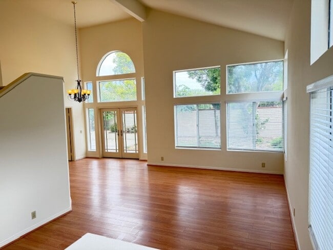 Building Photo - ****1/2 month off rent*****Spacious Home i...