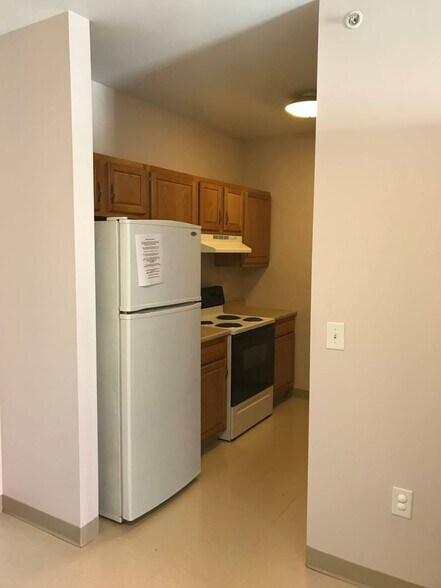 Building Photo - 18 Harbor Ave