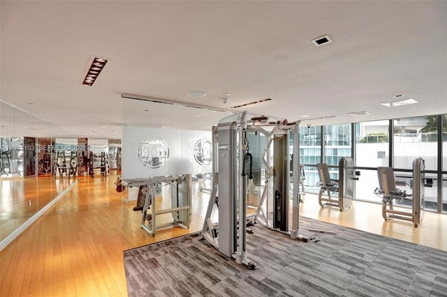 Building Photo - 900 Biscayne Blvd