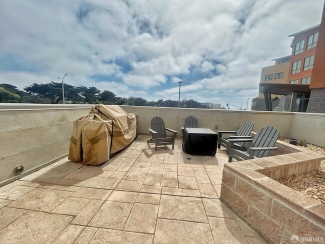 Building Photo - 3535 Wawona St