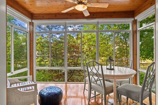 Building Photo - Furnished Pet-Friendly 30-Day Extended Stay Riverfront Condo