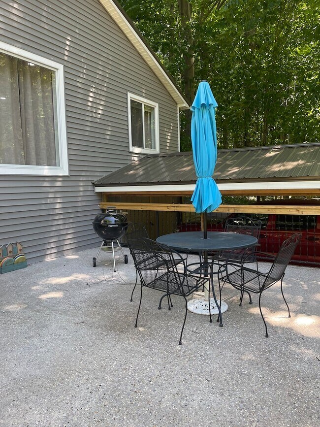 Front Porch (Grill not included) - 5804 Barnhart Rd