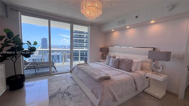 Building Photo - 1830 S Ocean Dr