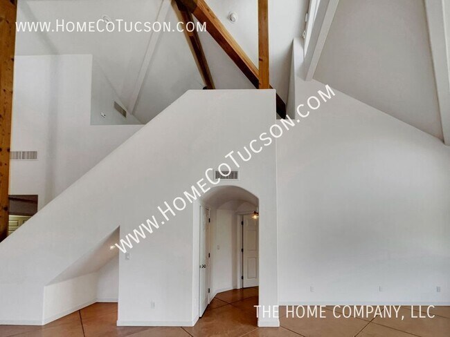 Building Photo - 12235 E Horsehead Rd