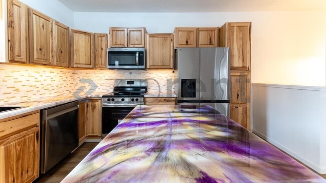 Building Photo - 307 E Thorn St