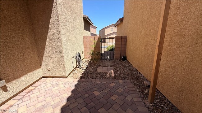 Building Photo - 3024 Paladi Ave
