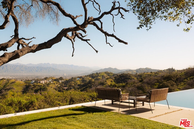 Building Photo - 13331 Mulholland Dr