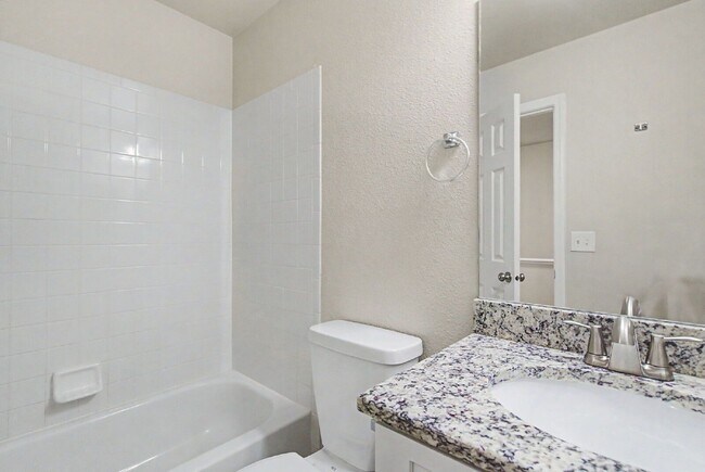 Building Photo - 1005 Scarlet Oak Dr