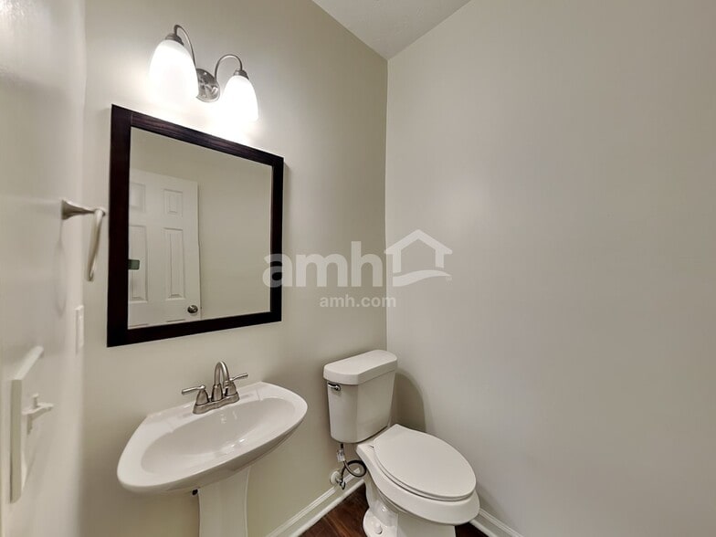 Building Photo - 4294 Windale Dr NW