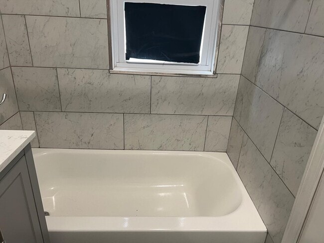 Building Photo - 44 Cedar St