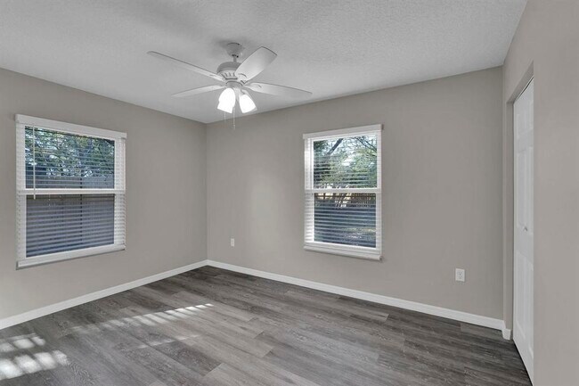 Building Photo - 855 S Holmes Blvd