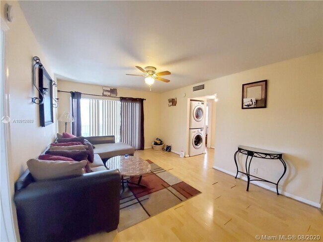 Building Photo - 2710 Forest Hills Blvd