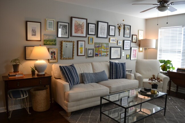 Building Photo - Charming 2BR Townhome in Charlotte