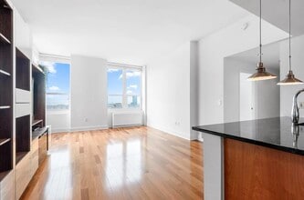 Building Photo - 88 Morgan St