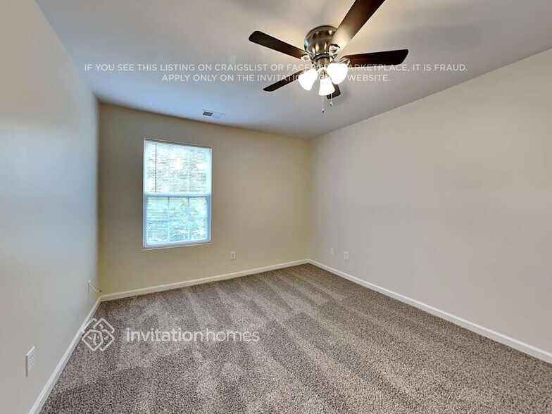 Building Photo - 4104 Hampstead Village Dr