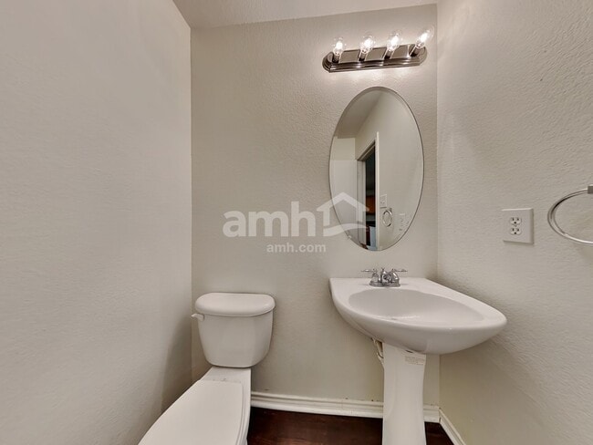 Building Photo - 6005 Stirrup Iron Dr