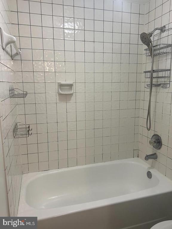 Building Photo - 5497 Endicott Ln