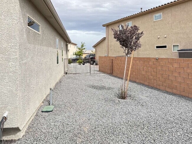 Building Photo - New 4 BR Home in Great Neighborhood!