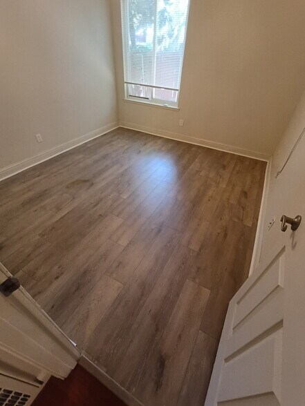 Building Photo - 2909 Huntington Blvd
