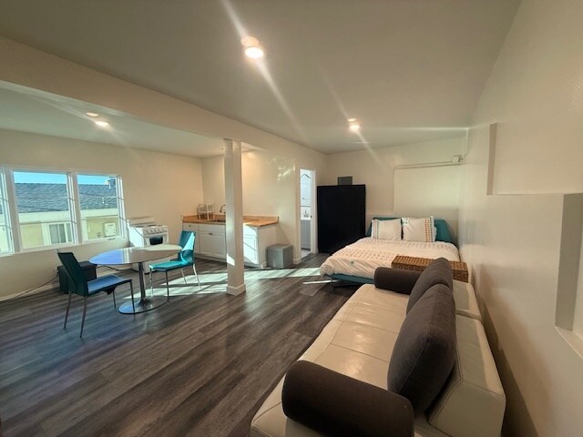 Building Photo - 22607 Pacific Coast Hwy