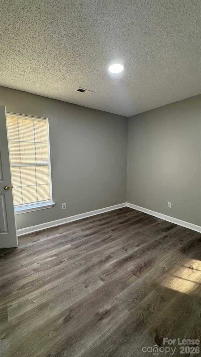 Building Photo - 4913 Hopewood Ln