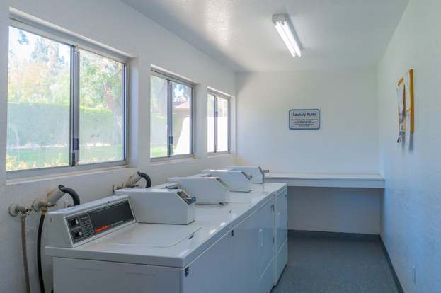 Building Photo - 510 N Villa Ct
