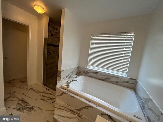 Building Photo - 46728 Hollow Mountain Pl