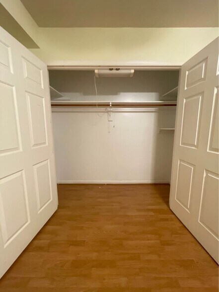 Building Photo - 706 Stonewall Ln