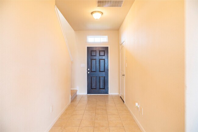 Building Photo - 7115 Ironwood Forest Dr