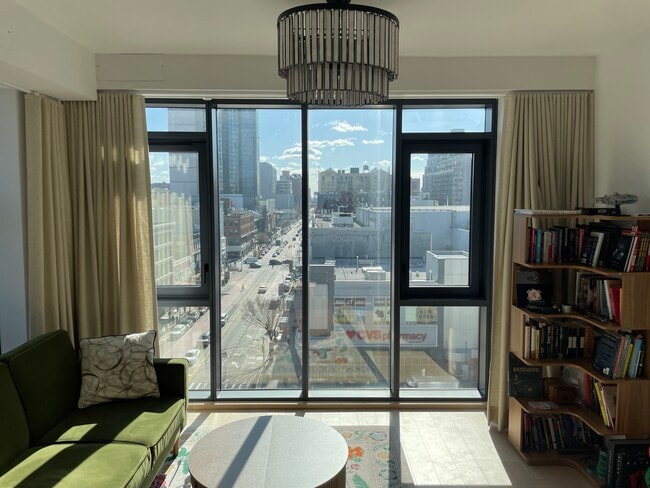 Building Photo - 11 Hancock Pl