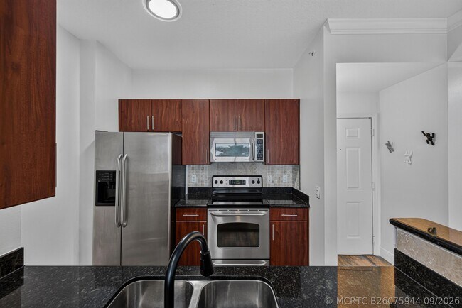 Building Photo - 2401 NE 65th St
