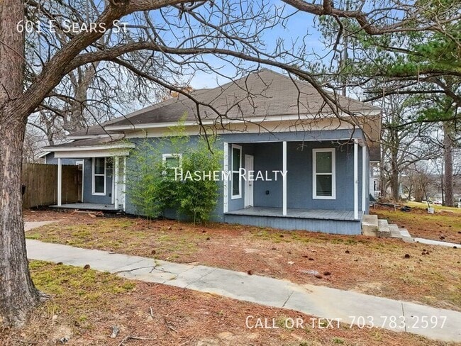 Building Photo - 601 E Sears St