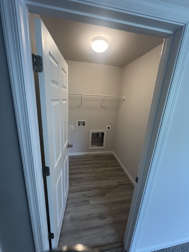 Building Photo - Spacious 3-Bedroom Rental in Sought-After ...