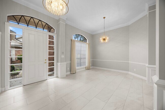 Building Photo - 4747 Lake Village Dr