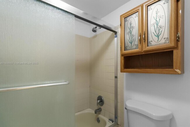 Building Photo - 10167 Twin Lakes Dr