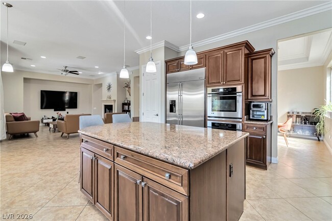 Building Photo - 2665 Chateau Clermont St