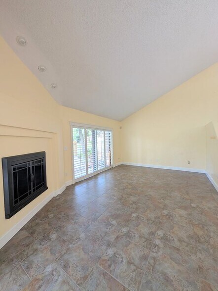 Building Photo - 1154 W Winged Foot Cir