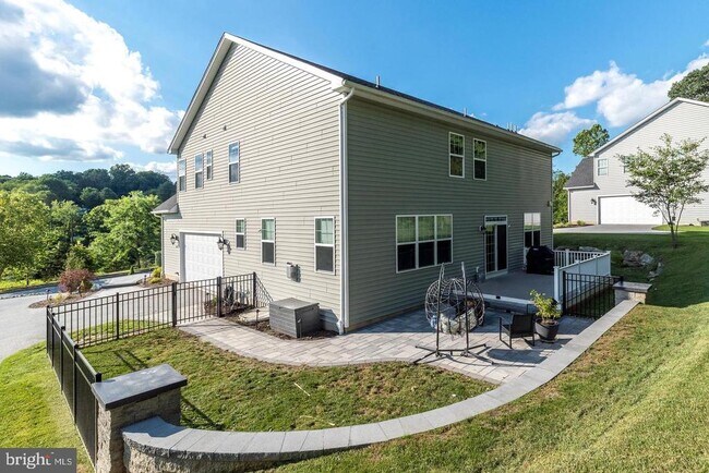Building Photo - 306 Liam Ln