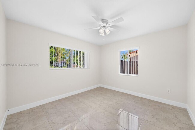 Building Photo - 2410 Coolidge St