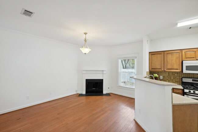 Building Photo - 439 Grant St SE