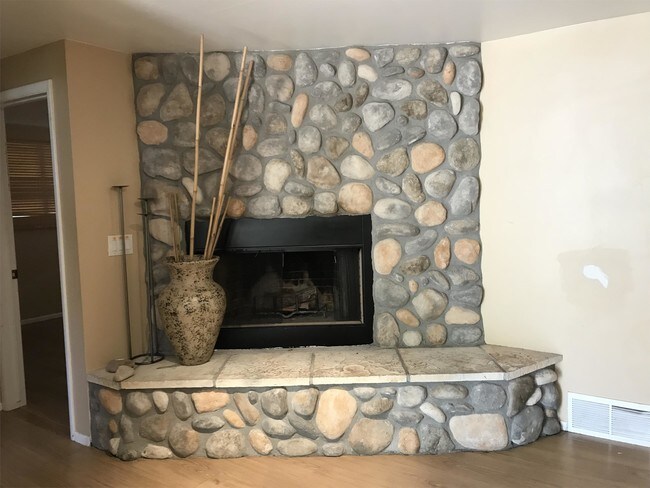 Building Photo - 1225 Zenith Ave