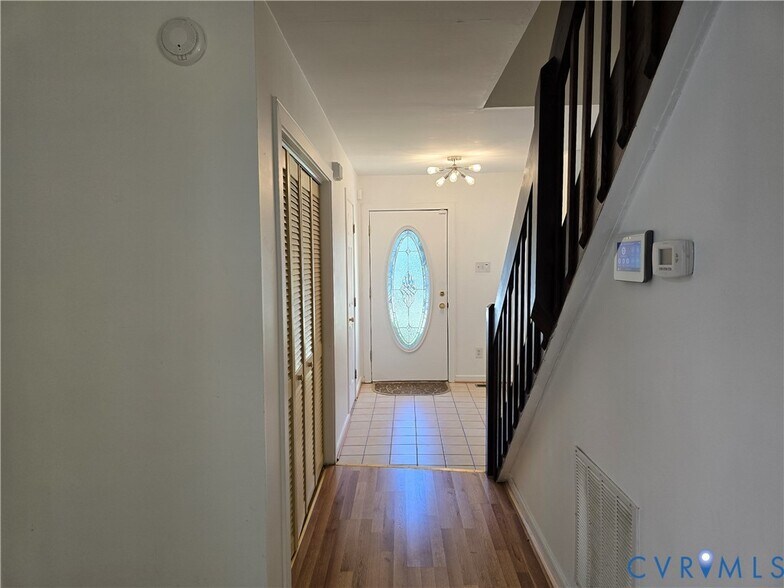 Building Photo - 5716 Saddle Hill Dr