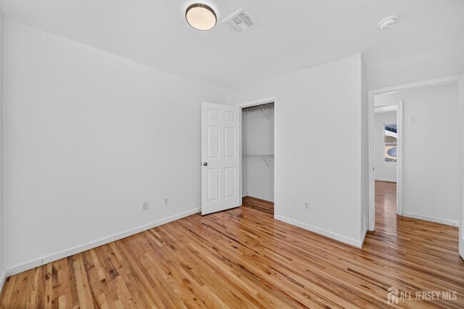 Building Photo - 138 Pershing Ave