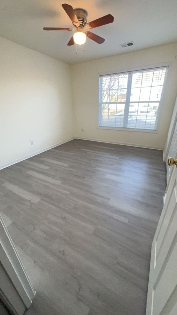 Building Photo - Woodbury 3 BD, 2BA home