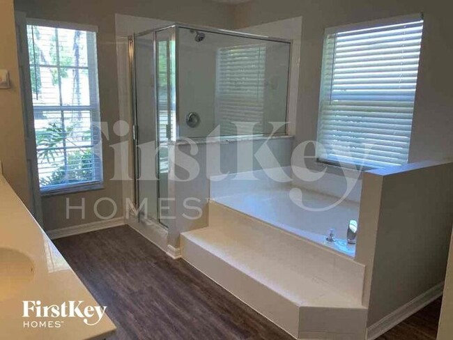 Building Photo - 3031 Hallow Dr