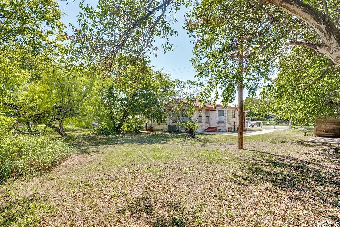 Building Photo - 2739 SE Loop 410